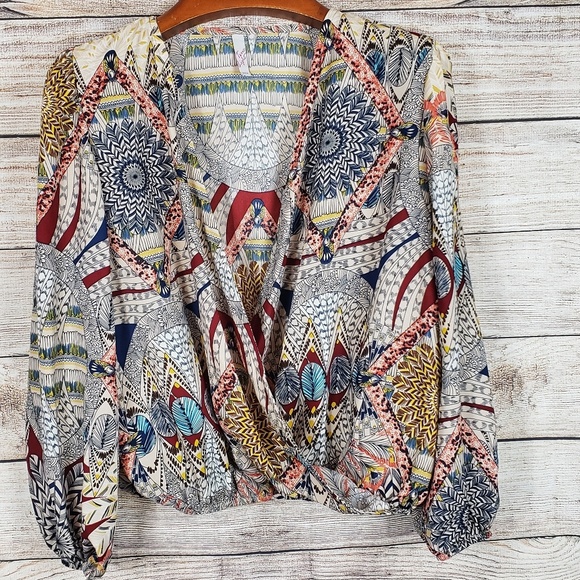 Tame Light Tops - Boho Cropped Drape Front Top Hippie Print Size M